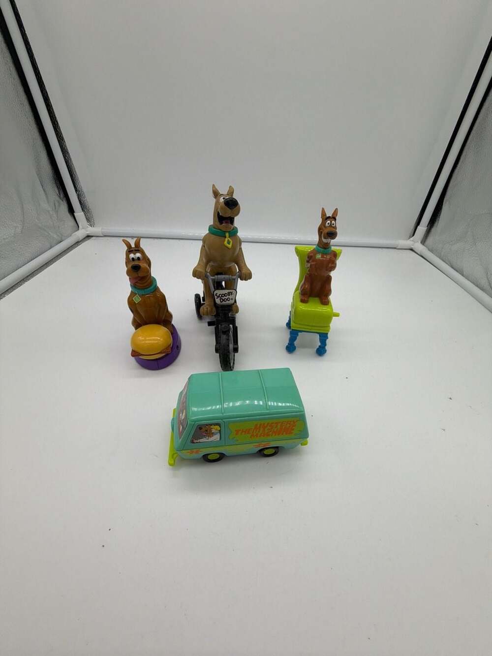 Scooby-Doo Hanna-Barbera Mystery Machine Vehicle & Scooby-Doo Figures Lot